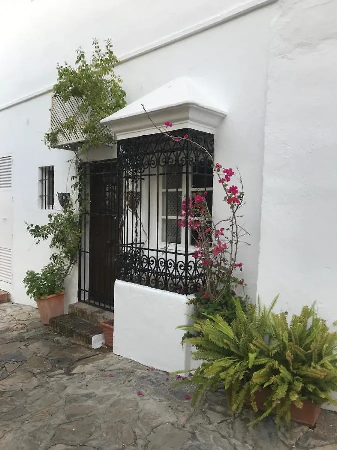 Lovely Studio In Marbella Close To Puente Romano Apartment